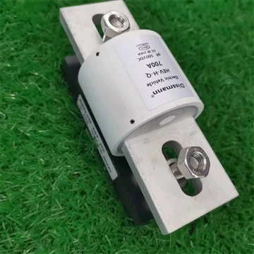 Bagaimana cara memilih arus pengenal sekering di sirkuit motor?